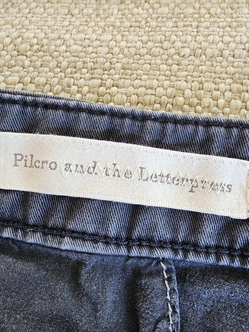 Pilcro Dark Gray Cropped Pants Women Sz 31 Chinos Casual Minimalist Classic